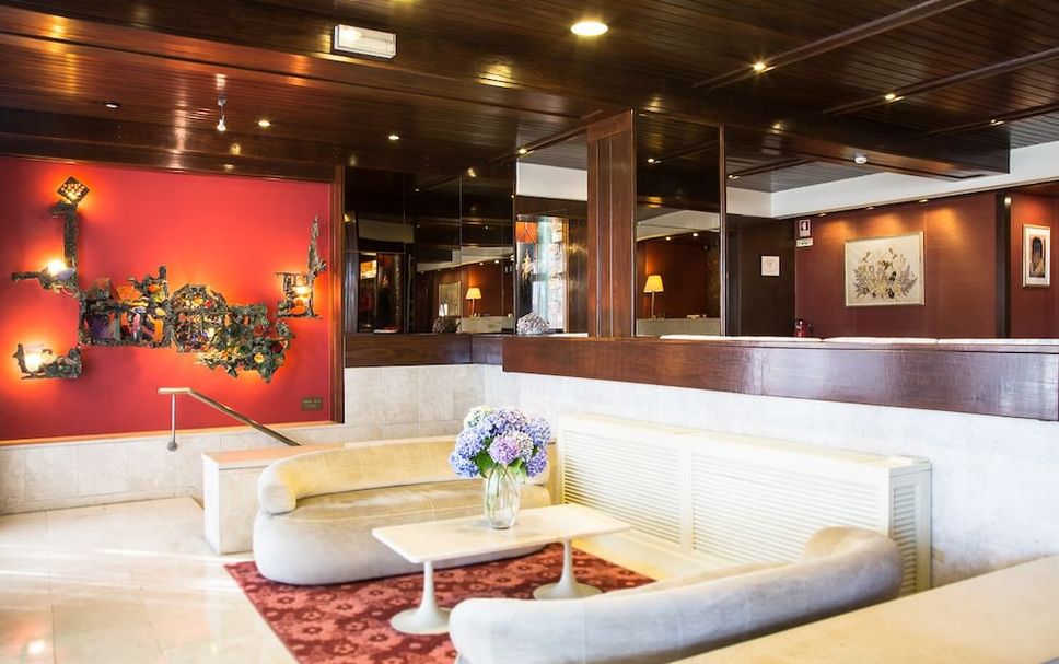 프론트 데스크 사진