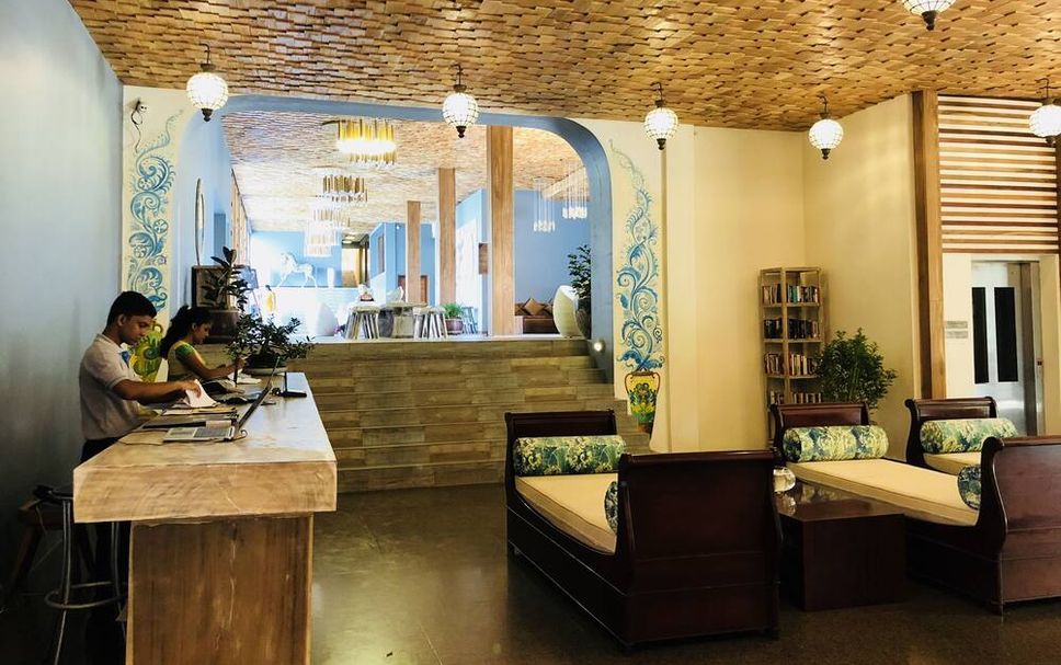 프론트 데스크 사진