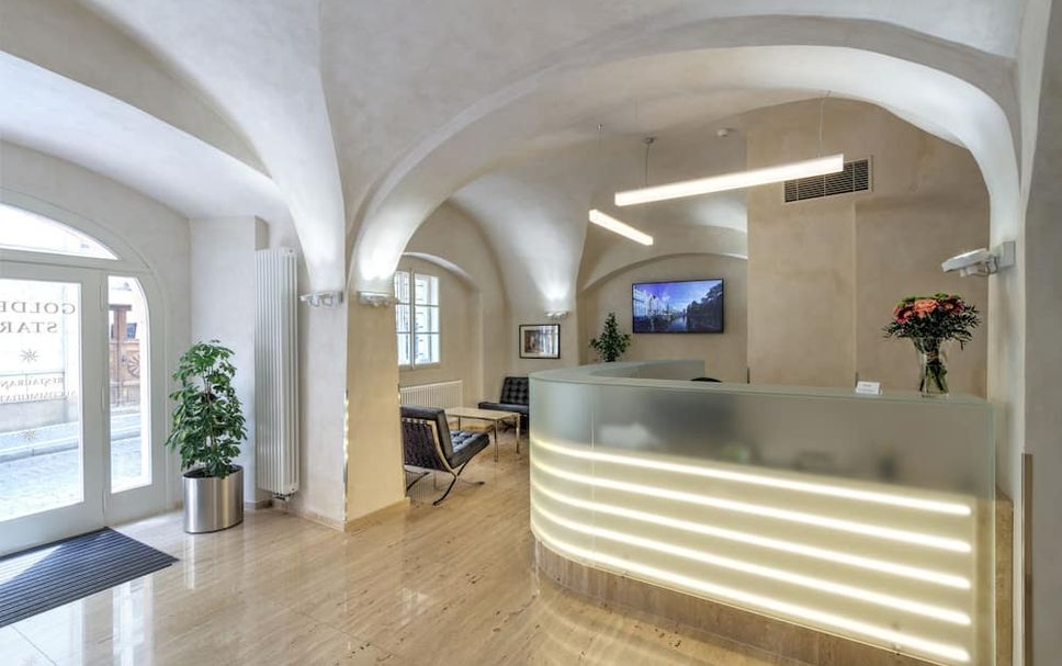 프론트 데스크 사진