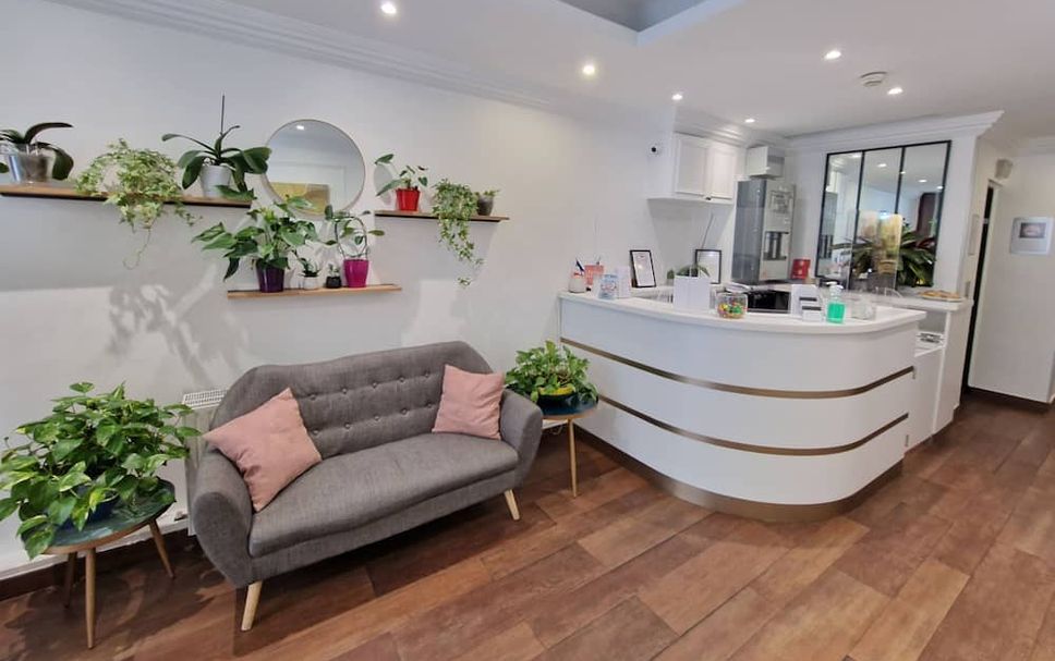 프론트 데스크 사진