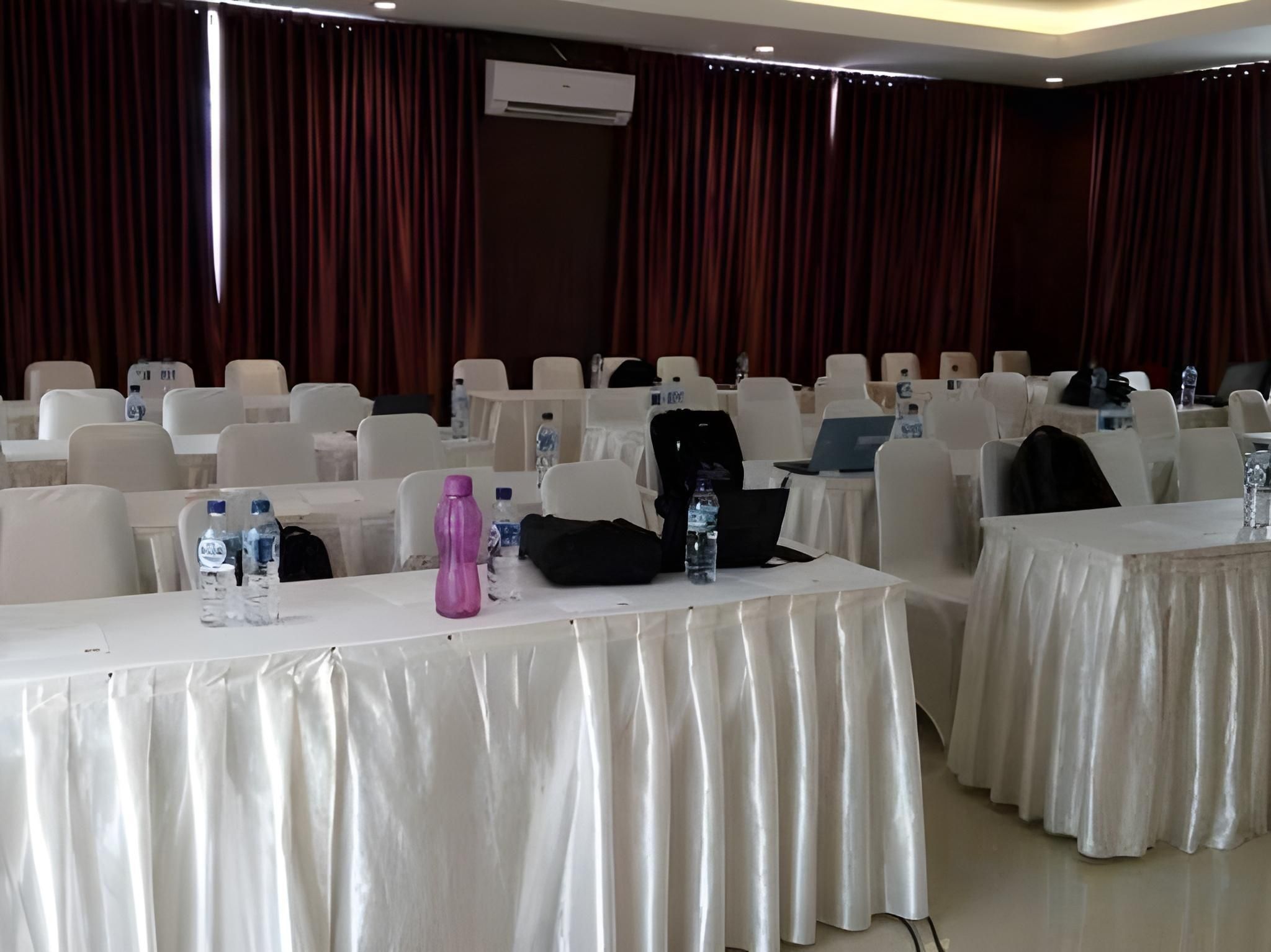 컨퍼런스 룸