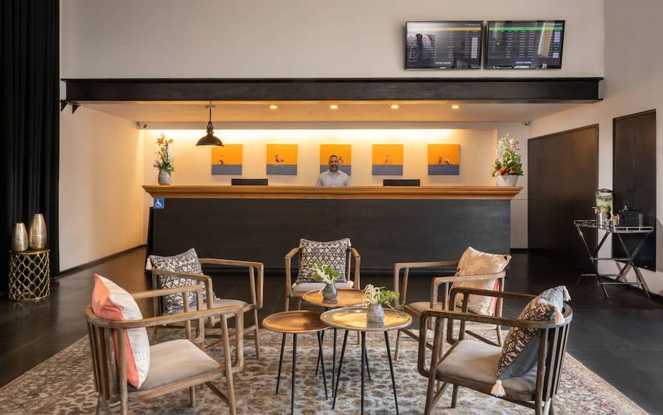 프론트 데스크 사진