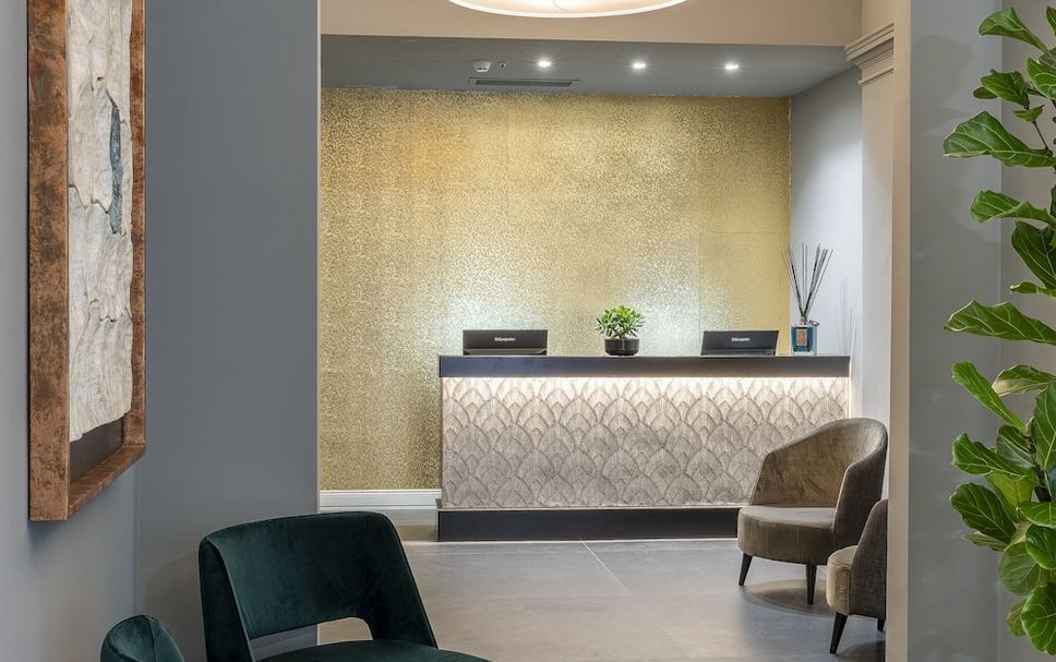 프론트 데스크 사진