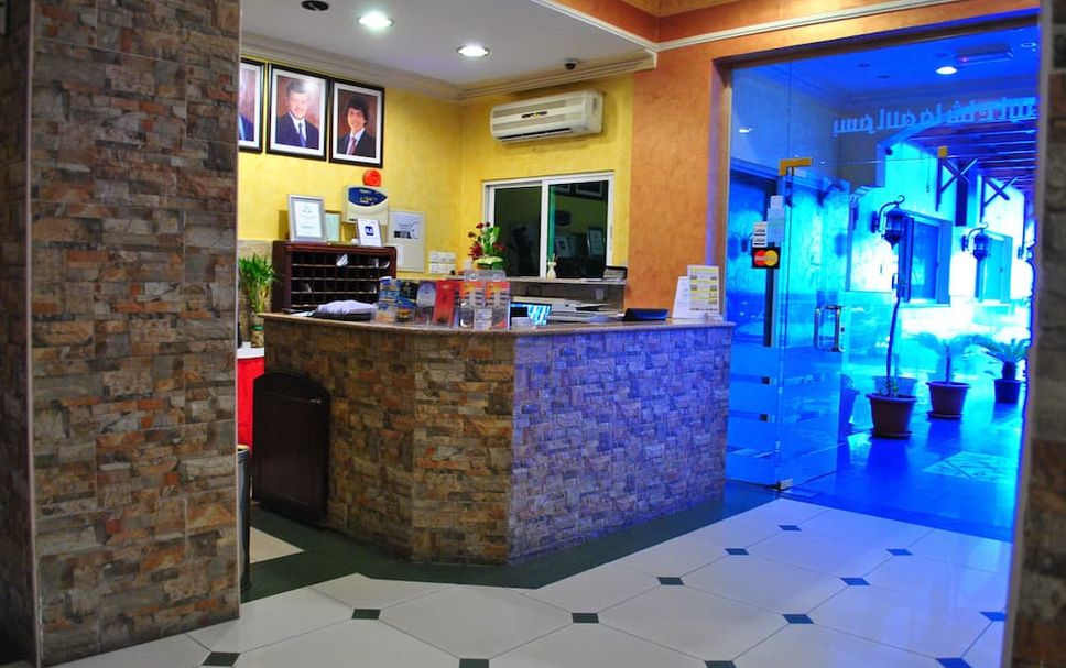 프론트 데스크 사진