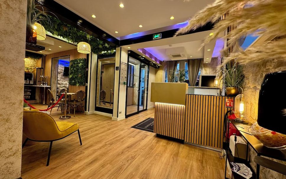 프론트 데스크 사진