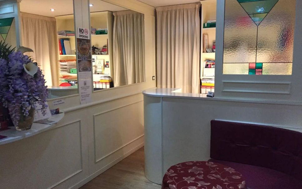 프론트 데스크 사진