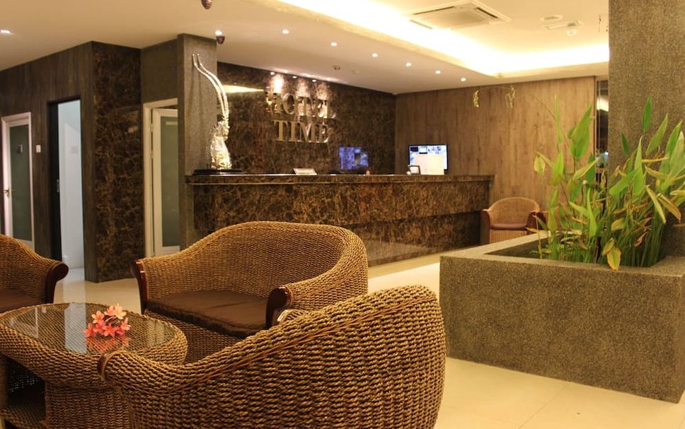 프론트 데스크 사진