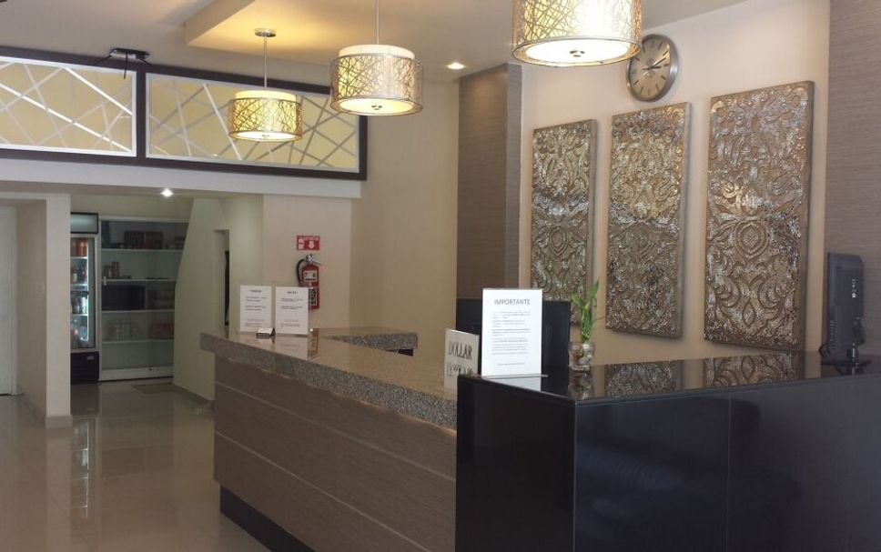 프론트 데스크 사진