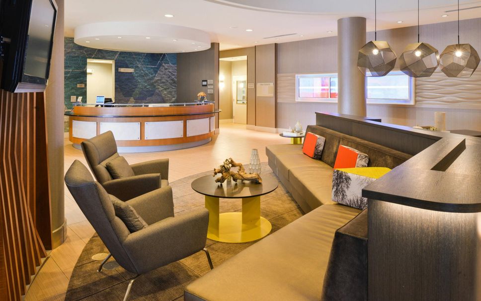 프론트 데스크 사진