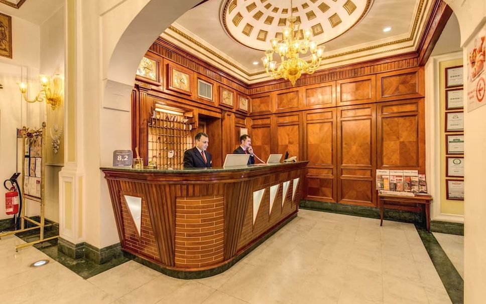 프론트 데스크 사진