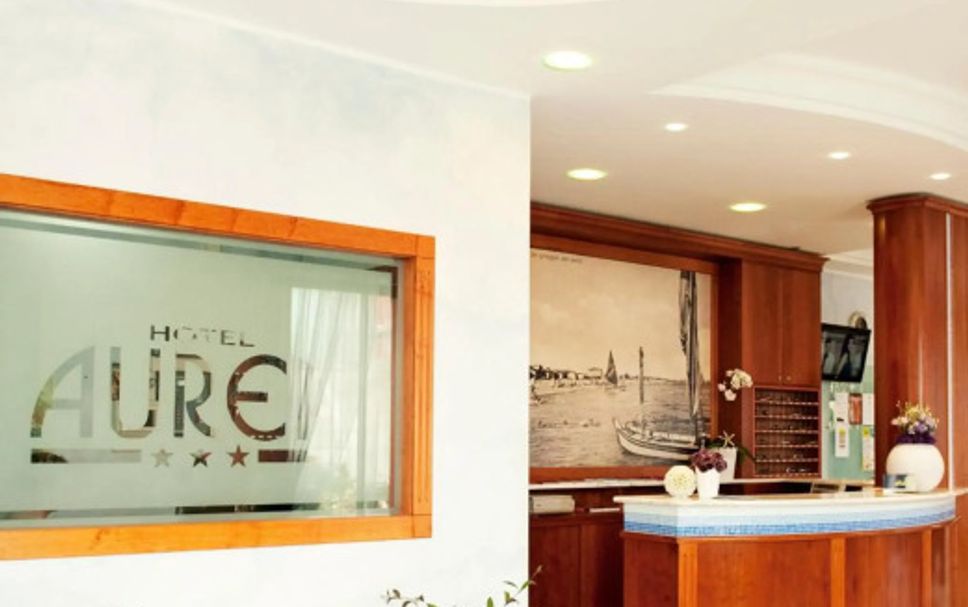 프론트 데스크 사진