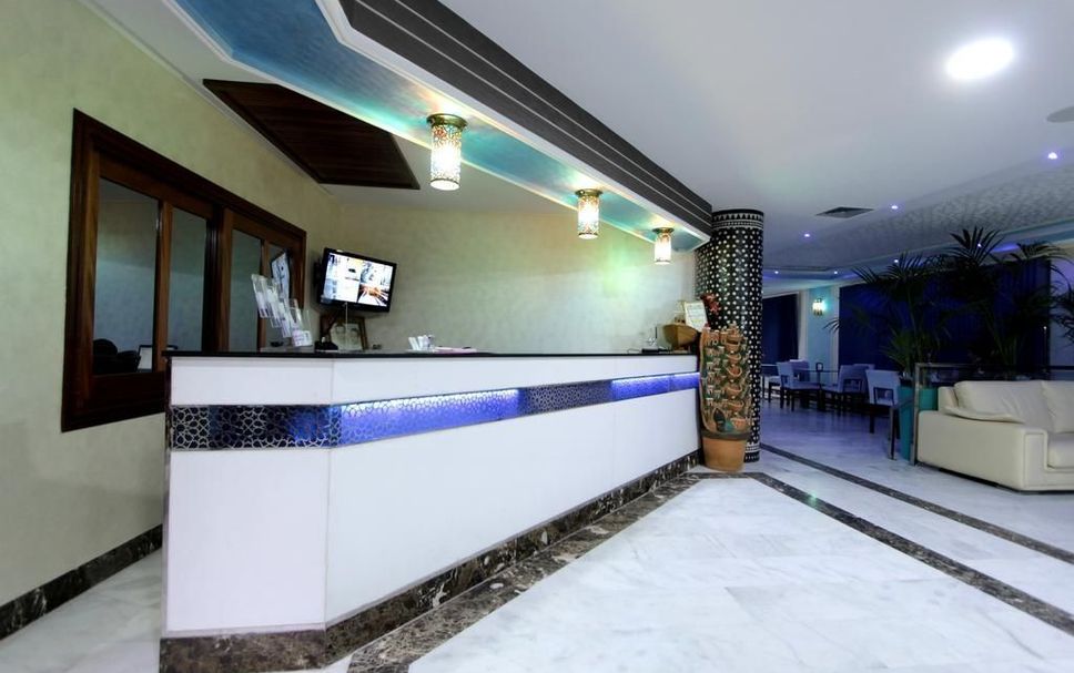 프론트 데스크 사진