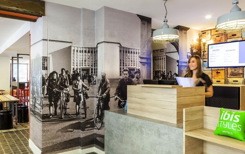 프론트 데스크 사진