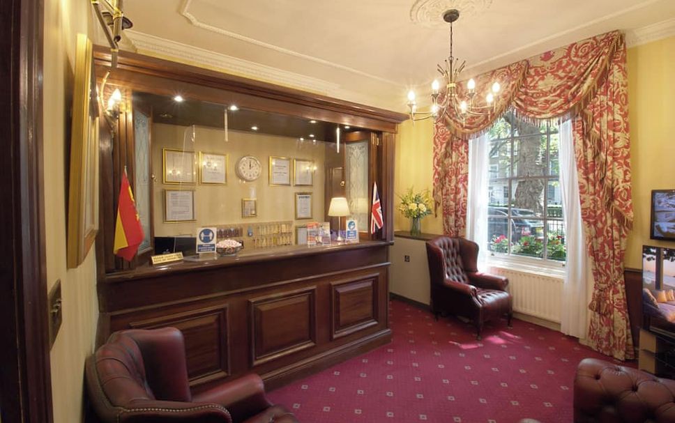 프론트 데스크 사진