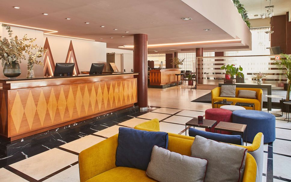 프론트 데스크 사진