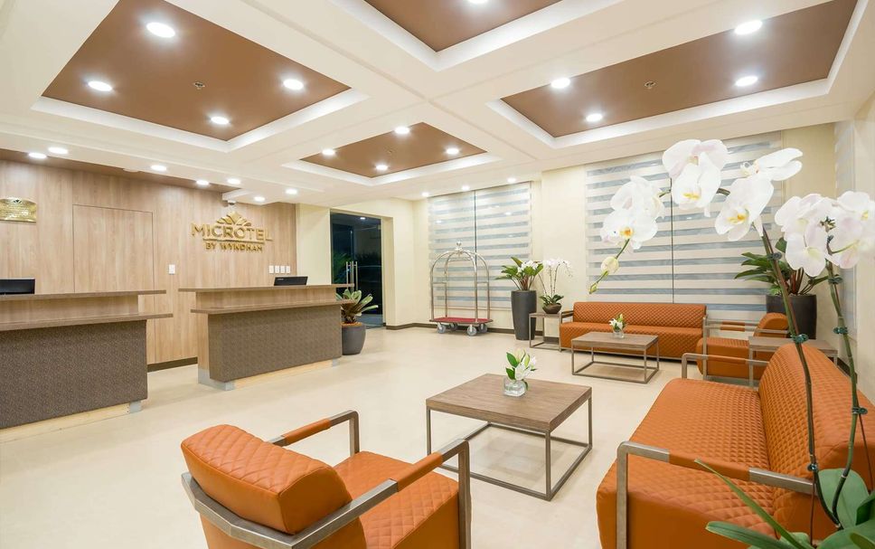 프론트 데스크 사진