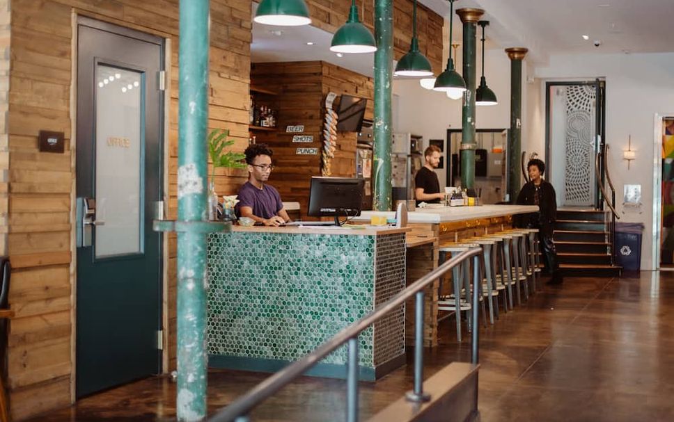 프론트 데스크 사진