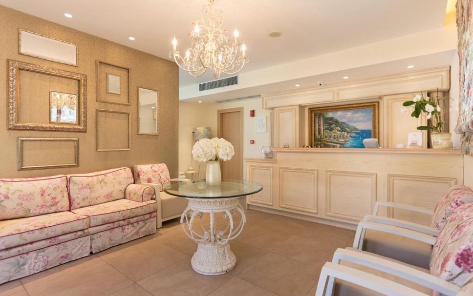 프론트 데스크 사진