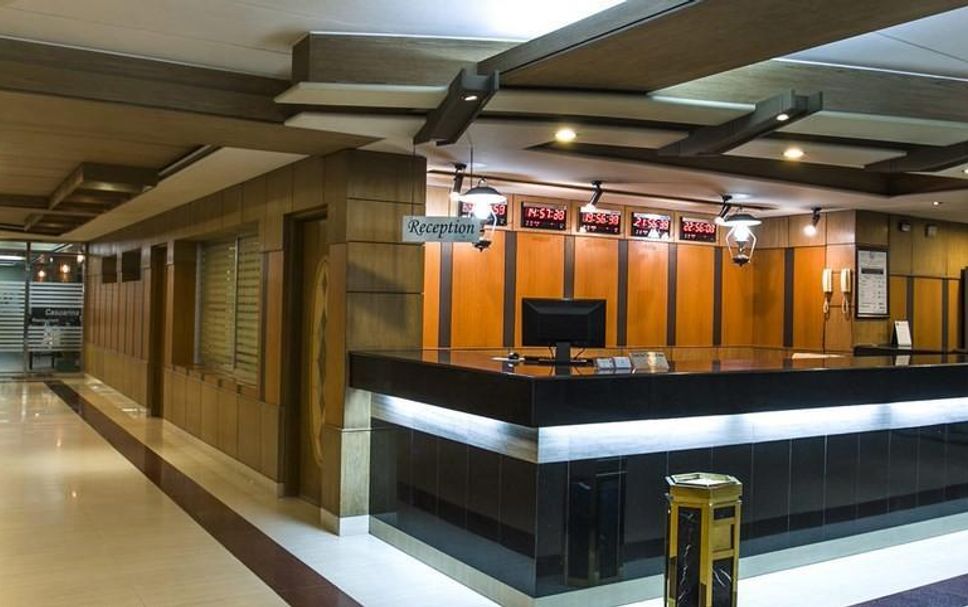 프론트 데스크 사진