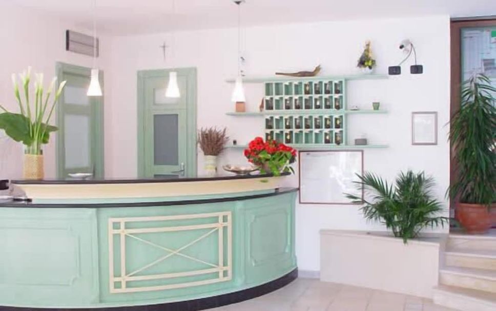 프론트 데스크 사진