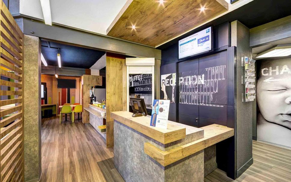 프론트 데스크 사진