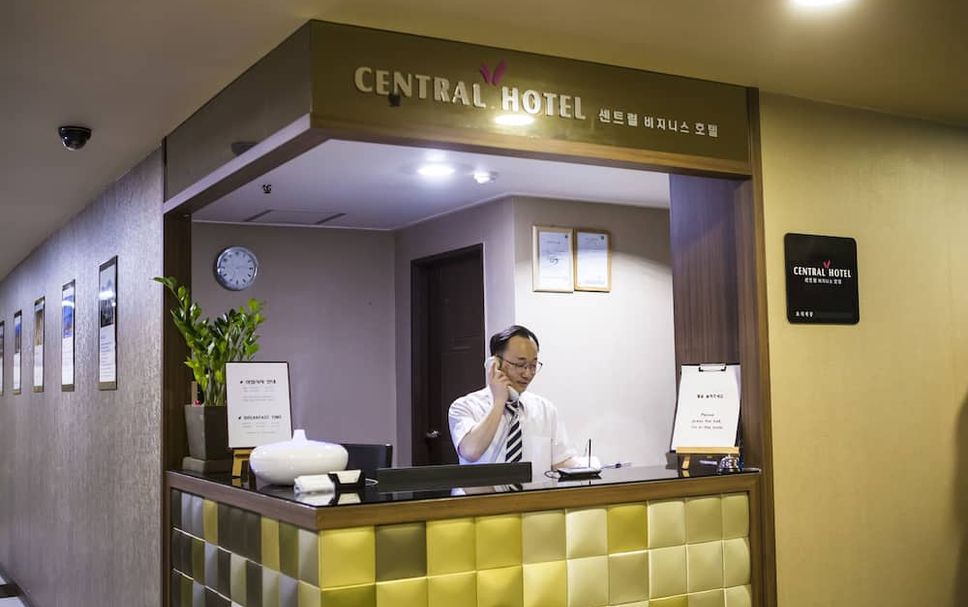 프론트 데스크 사진