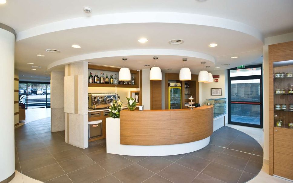 프론트 데스크 사진