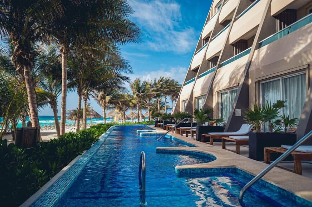 수영장 사진