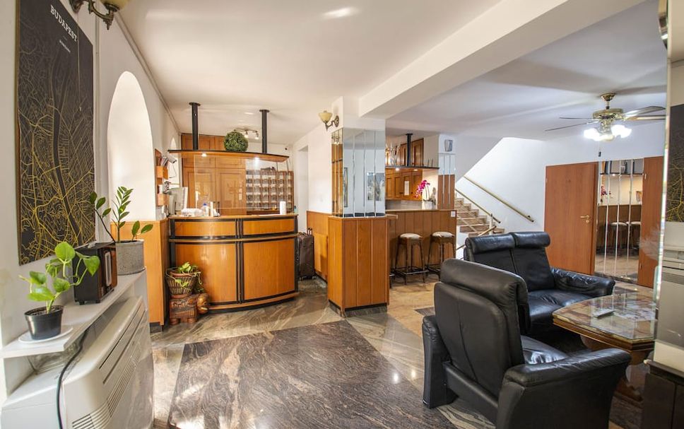 프론트 데스크 사진