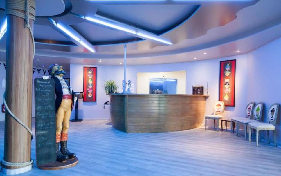 프론트 데스크 사진