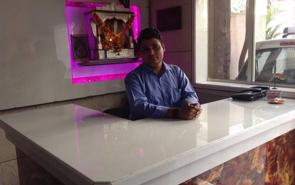 프론트 데스크 사진