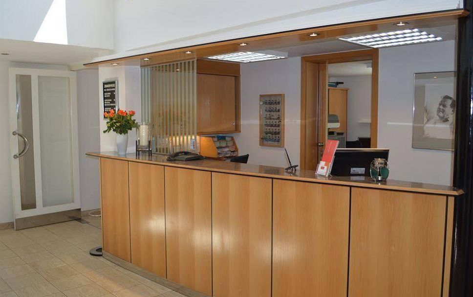 프론트 데스크 사진