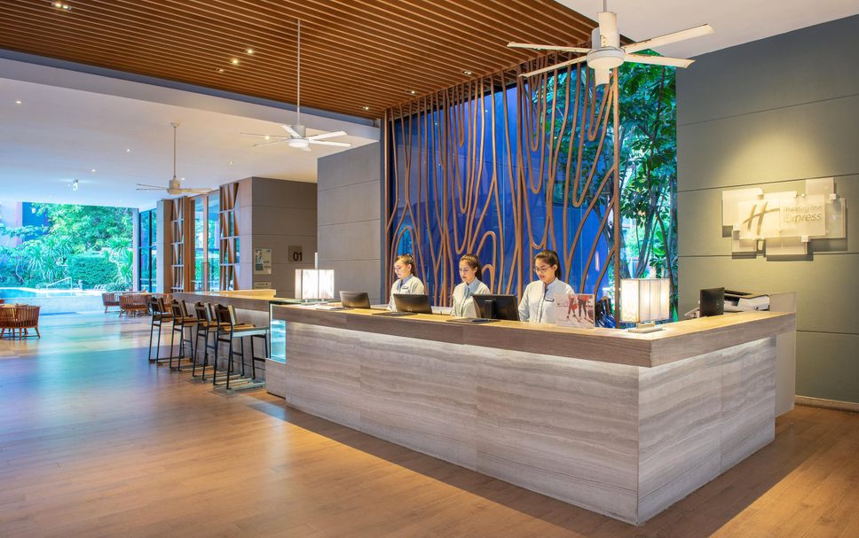 프론트 데스크 사진