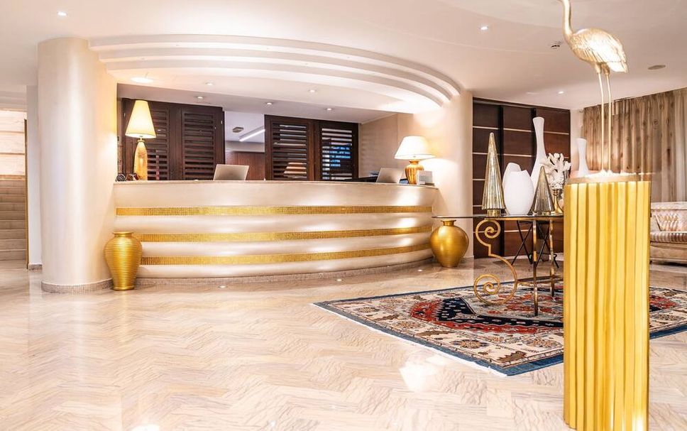 프론트 데스크 사진