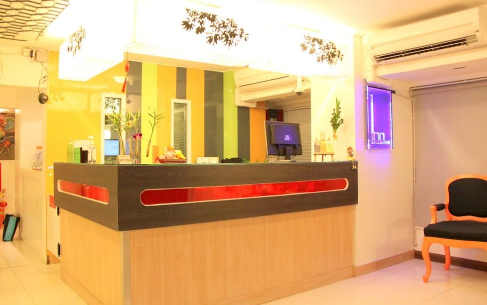 프론트 데스크 사진