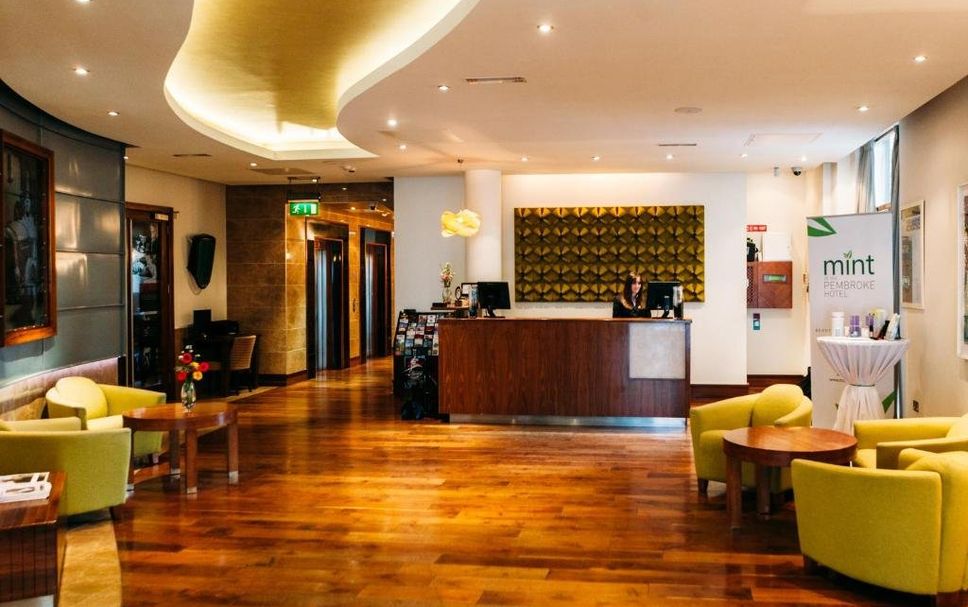 프론트 데스크 사진