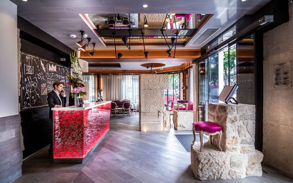 프론트 데스크 사진