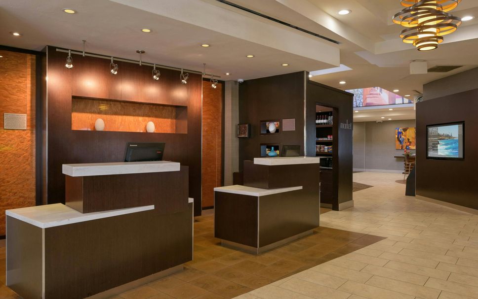 프론트 데스크 사진