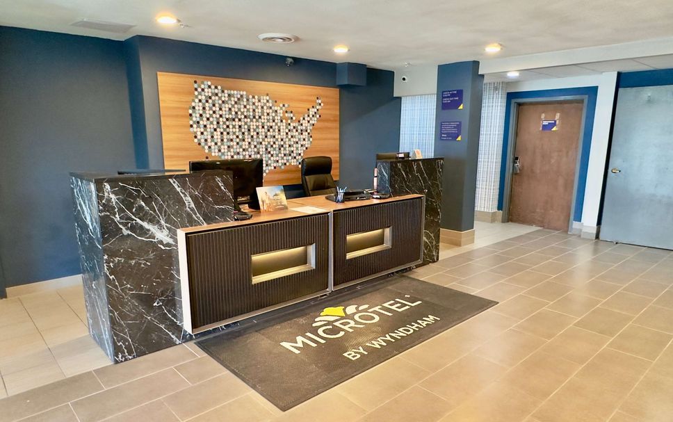 프론트 데스크 사진