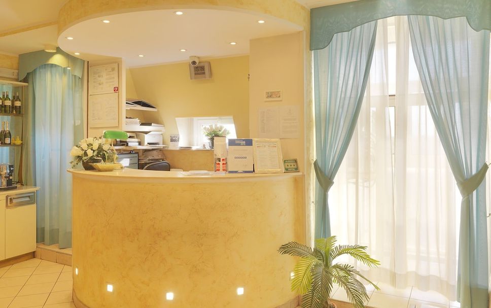 프론트 데스크 사진