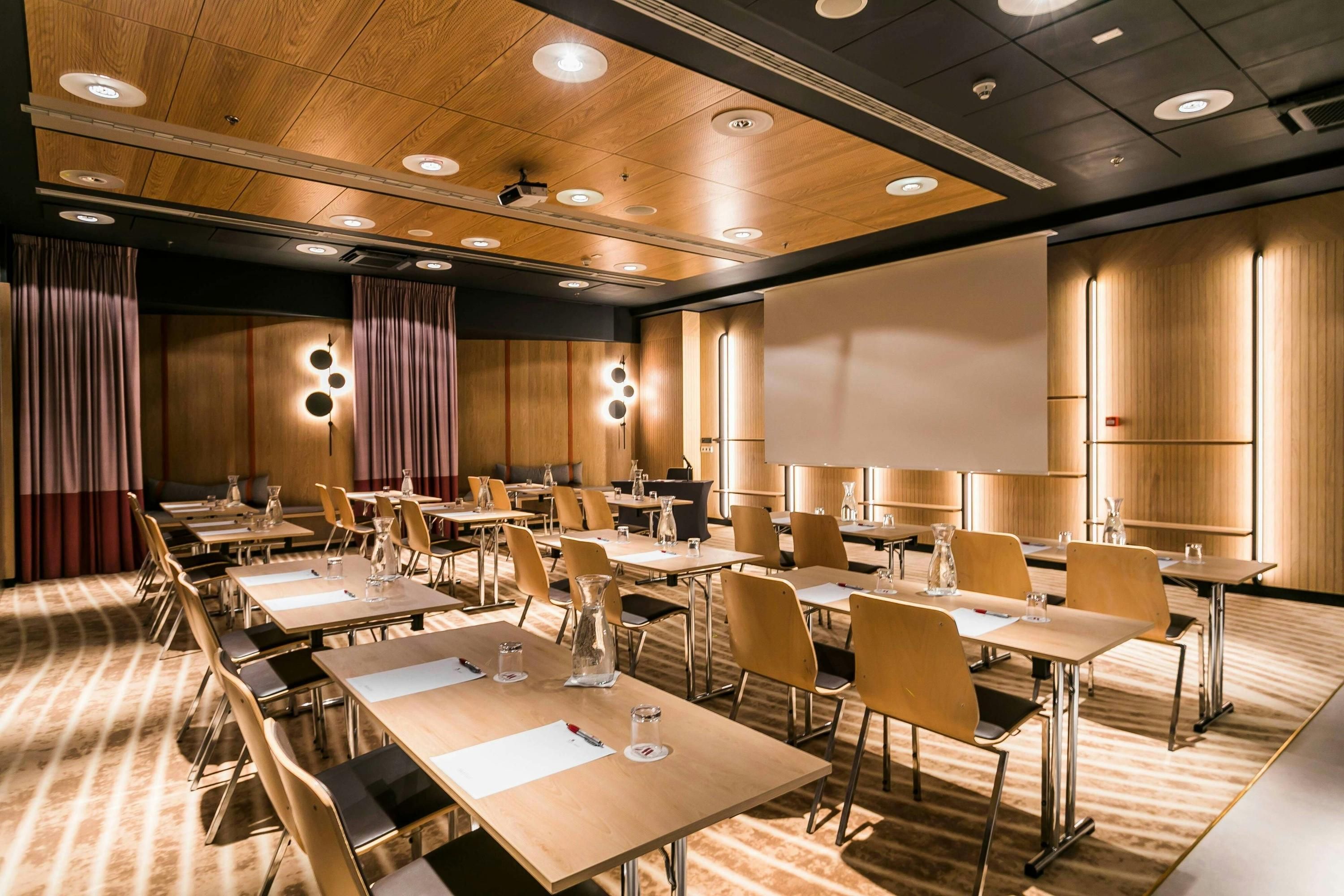 컨퍼런스 룸