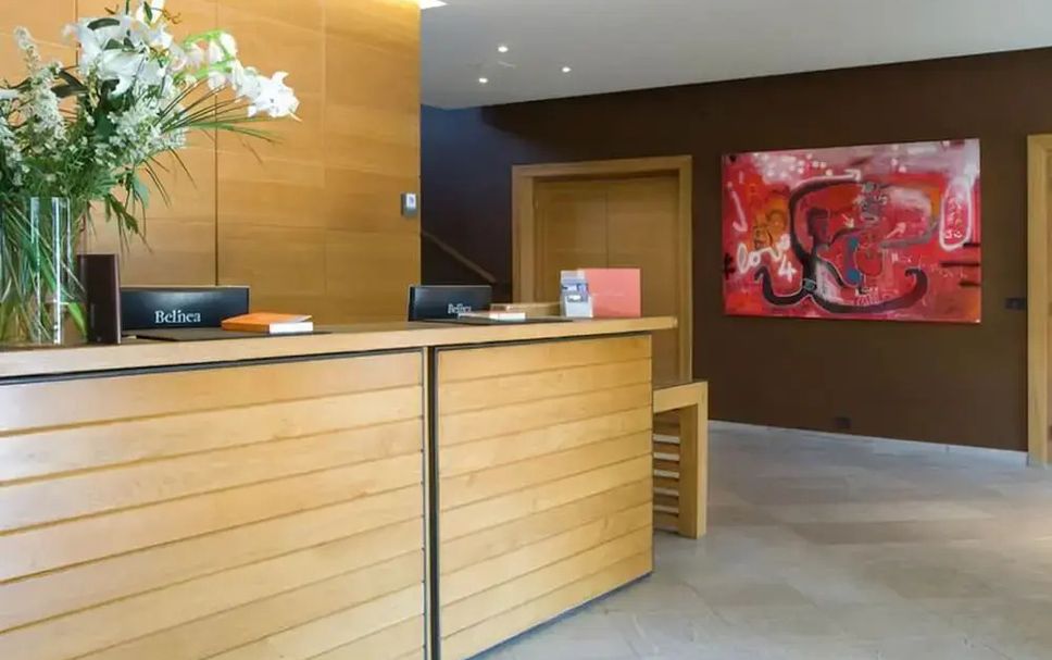 프론트 데스크 사진