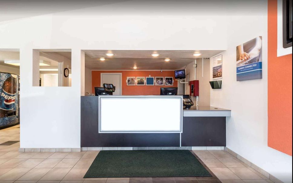 프론트 데스크 사진