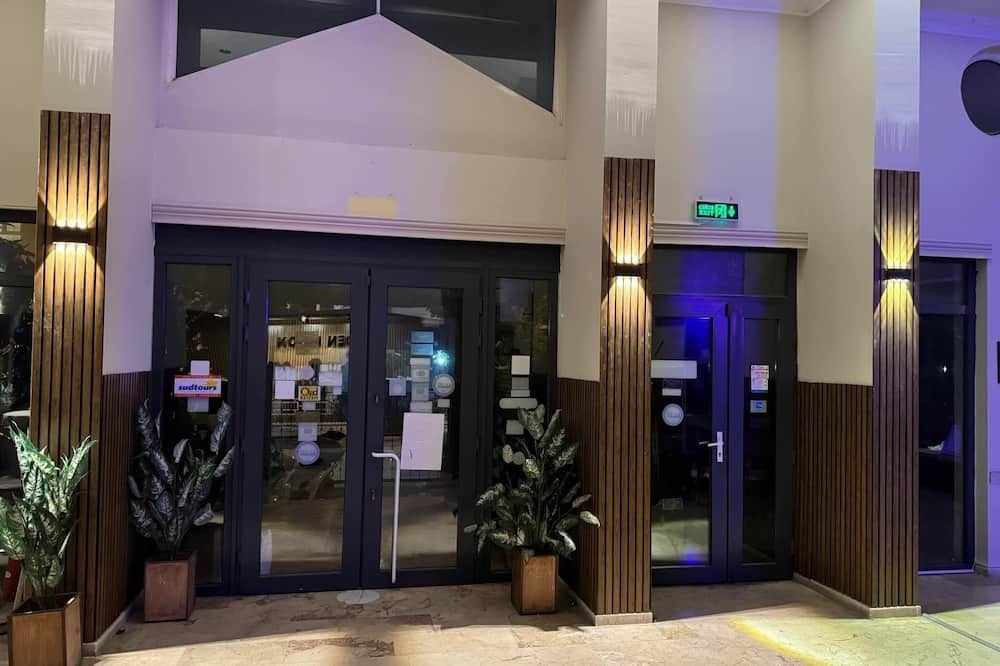 로비