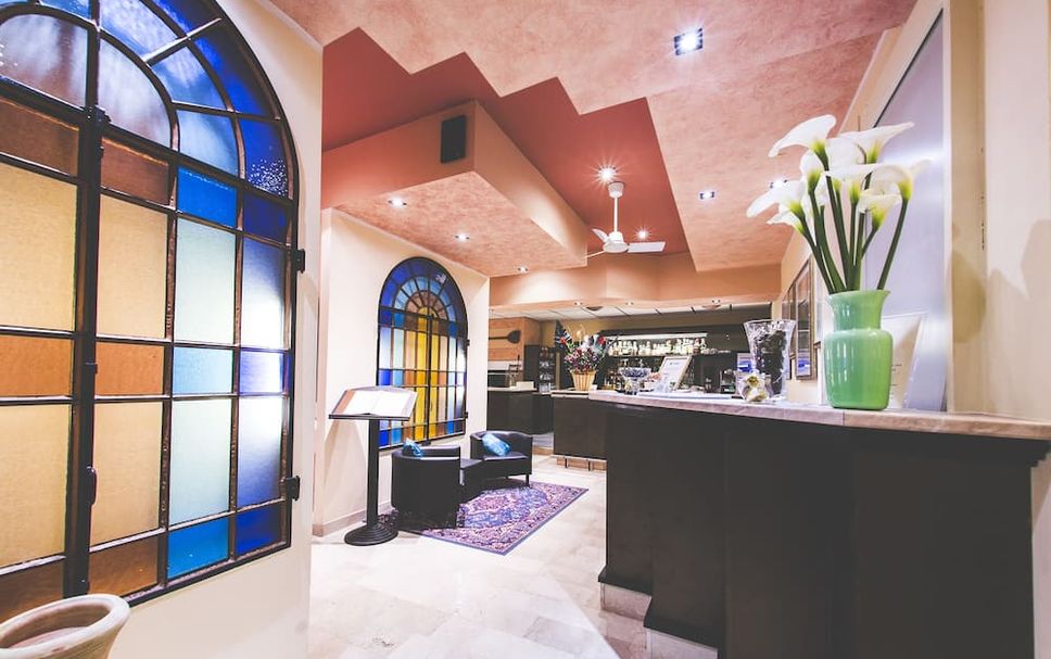 프론트 데스크 사진