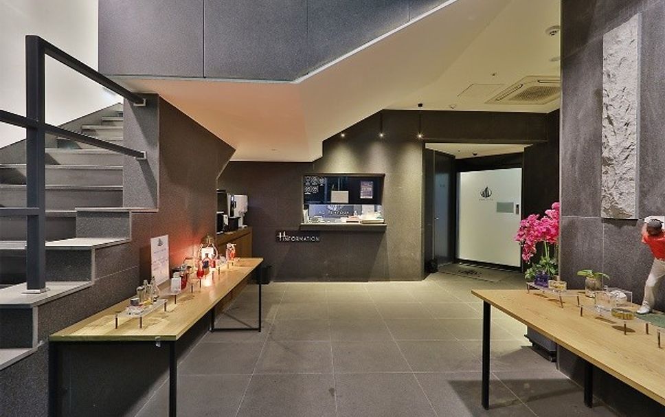 프론트 데스크 사진