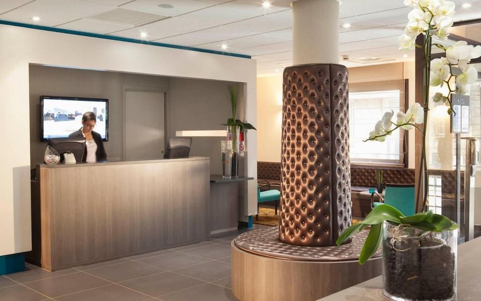 프론트 데스크 사진