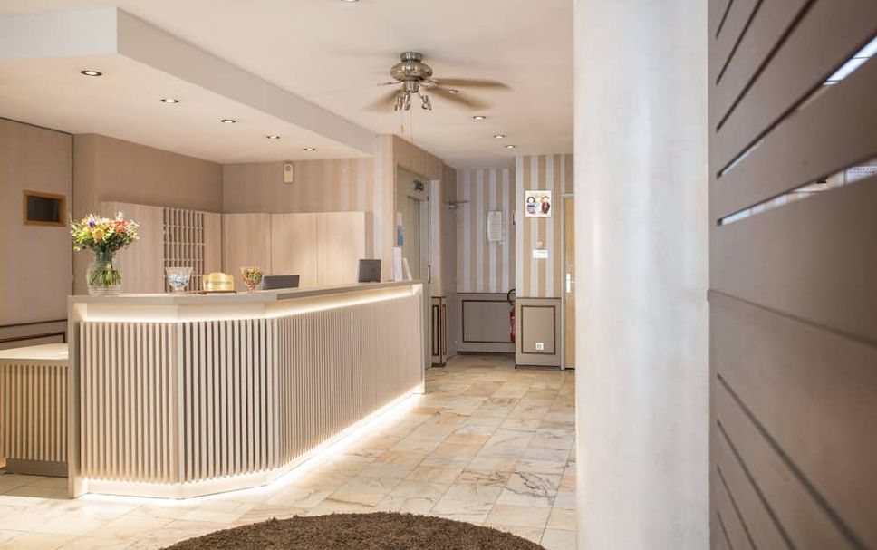 프론트 데스크 사진