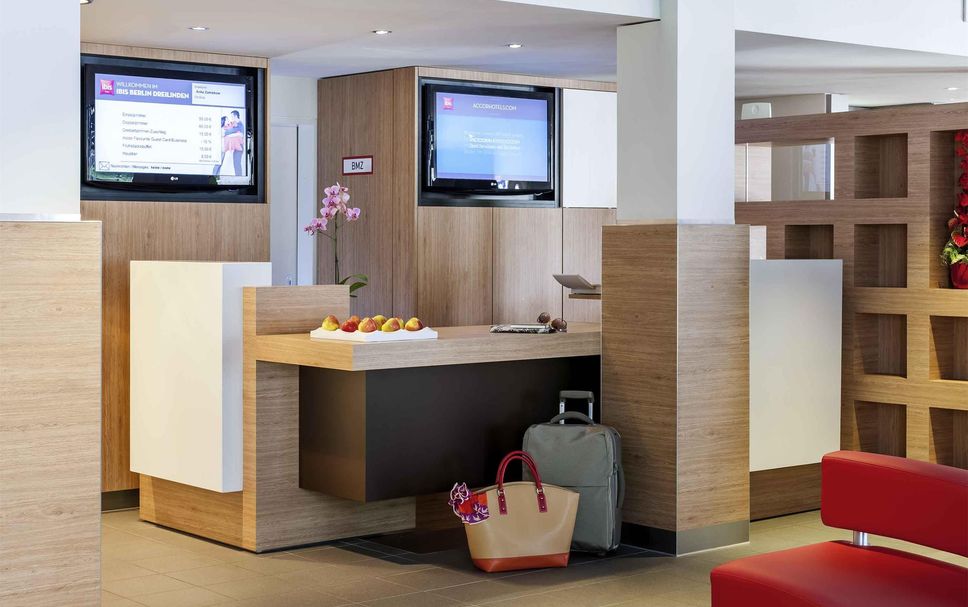 프론트 데스크 사진