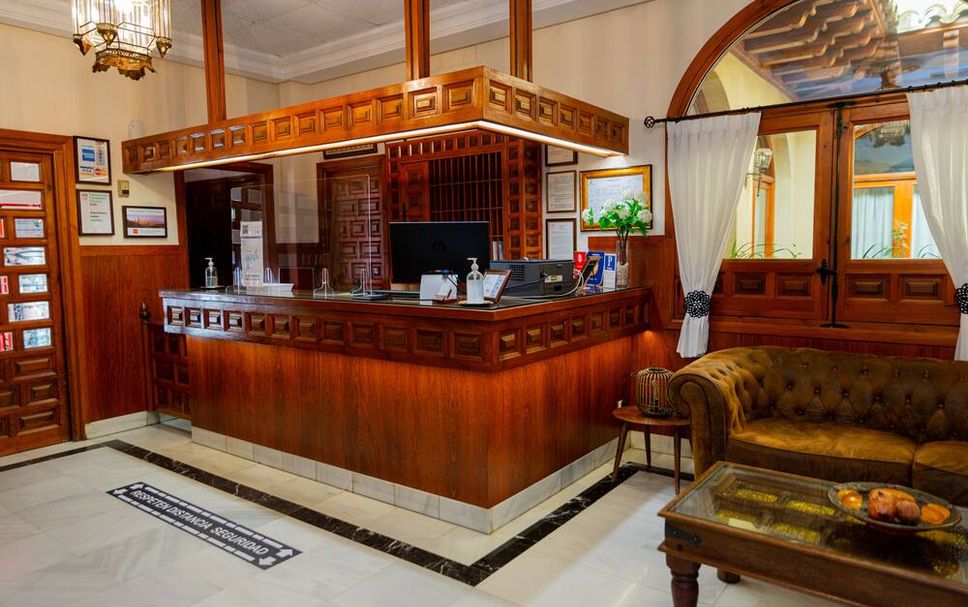 프론트 데스크 사진